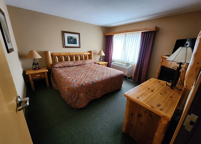 Pine Peaks Lodge And Suites